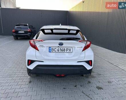 Белый Тойота C-HR, объемом двигателя 1.8 л и пробегом 161 тыс. км за 20500 $, фото 11 на Automoto.ua