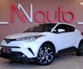 Белый Тойота C-HR, объемом двигателя 2 л и пробегом 94 тыс. км за 16900 $, фото 1 на Automoto.ua
