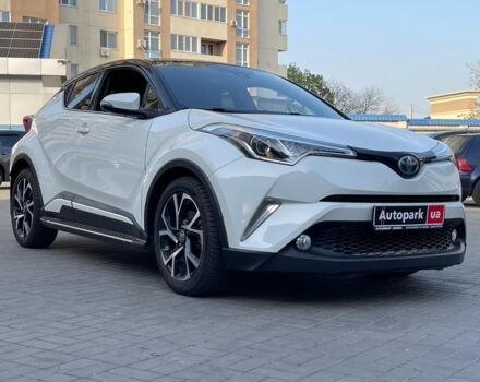 Белый Тойота C-HR, объемом двигателя 1.8 л и пробегом 95 тыс. км за 22990 $, фото 11 на Automoto.ua