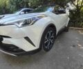 Белый Тойота C-HR, объемом двигателя 2 л и пробегом 98 тыс. км за 11200 $, фото 1 на Automoto.ua