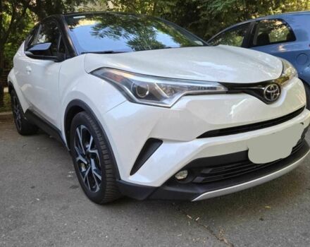 Белый Тойота C-HR, объемом двигателя 2 л и пробегом 98 тыс. км за 11200 $, фото 1 на Automoto.ua