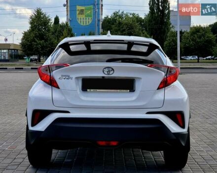 Белый Тойота C-HR, объемом двигателя 1.99 л и пробегом 117 тыс. км за 17000 $, фото 4 на Automoto.ua