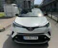 Белый Тойота C-HR, объемом двигателя 1.2 л и пробегом 63 тыс. км за 20000 $, фото 1 на Automoto.ua