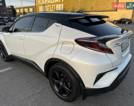 Белый Тойота C-HR, объемом двигателя 1.2 л и пробегом 116 тыс. км за 20000 $, фото 3 на Automoto.ua