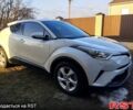 Белый Тойота C-HR, объемом двигателя 1.2 л и пробегом 40 тыс. км за 25000 $, фото 2 на Automoto.ua