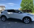 Белый Тойота C-HR, объемом двигателя 0.12 л и пробегом 58 тыс. км за 19999 $, фото 4 на Automoto.ua