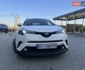 Белый Тойота C-HR, объемом двигателя 1.8 л и пробегом 161 тыс. км за 20500 $, фото 1 на Automoto.ua