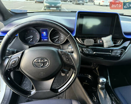 Белый Тойота C-HR, объемом двигателя 1.2 л и пробегом 116 тыс. км за 20000 $, фото 7 на Automoto.ua