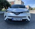 Белый Тойота C-HR, объемом двигателя 0.12 л и пробегом 58 тыс. км за 19999 $, фото 2 на Automoto.ua