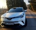 Белый Тойота C-HR, объемом двигателя 1.2 л и пробегом 40 тыс. км за 25000 $, фото 1 на Automoto.ua