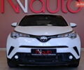 Белый Тойота C-HR, объемом двигателя 2 л и пробегом 94 тыс. км за 16900 $, фото 2 на Automoto.ua