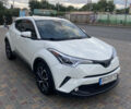 Белый Тойота C-HR, объемом двигателя 1.99 л и пробегом 90 тыс. км за 16200 $, фото 12 на Automoto.ua