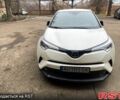 Белый Тойота C-HR, объемом двигателя 2 л и пробегом 42 тыс. км за 17000 $, фото 1 на Automoto.ua
