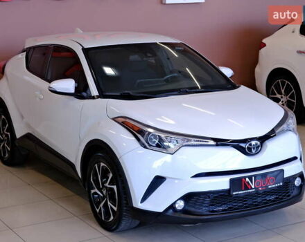 Белый Тойота C-HR, объемом двигателя 2 л и пробегом 94 тыс. км за 16900 $, фото 5 на Automoto.ua