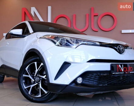 Белый Тойота C-HR, объемом двигателя 2 л и пробегом 94 тыс. км за 16900 $, фото 10 на Automoto.ua