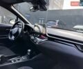 Белый Тойота C-HR, объемом двигателя 1.8 л и пробегом 161 тыс. км за 20500 $, фото 20 на Automoto.ua