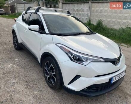 Білий Тойота C-HR, об'ємом двигуна 1.2 л та пробігом 105 тис. км за 18600 $, фото 8 на Automoto.ua