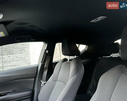 Білий Тойота C-HR, об'ємом двигуна 0 л та пробігом 133 тис. км за 22300 $, фото 23 на Automoto.ua