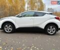Белый Тойота C-HR, объемом двигателя 1.2 л и пробегом 93 тыс. км за 18698 $, фото 10 на Automoto.ua