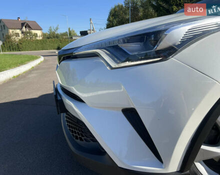 Белый Тойота C-HR, объемом двигателя 1.8 л и пробегом 139 тыс. км за 20900 $, фото 22 на Automoto.ua