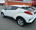 Белый Тойота C-HR, объемом двигателя 1.2 л и пробегом 93 тыс. км за 18700 $, фото 12 на Automoto.ua