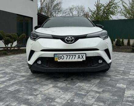 Білий Тойота C-HR, об'ємом двигуна 1.99 л та пробігом 64 тис. км за 24500 $, фото 6 на Automoto.ua