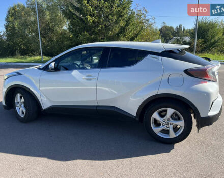 Белый Тойота C-HR, объемом двигателя 1.8 л и пробегом 139 тыс. км за 20900 $, фото 18 на Automoto.ua