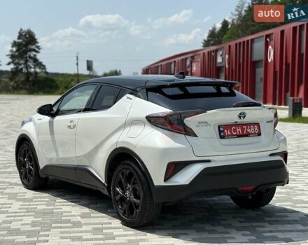 Белый Тойота C-HR, объемом двигателя 1.8 л и пробегом 97 тыс. км за 23300 $, фото 6 на Automoto.ua