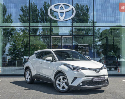 Білий Тойота C-HR, об'ємом двигуна 1.2 л та пробігом 121 тис. км за 19619 $, фото 20 на Automoto.ua