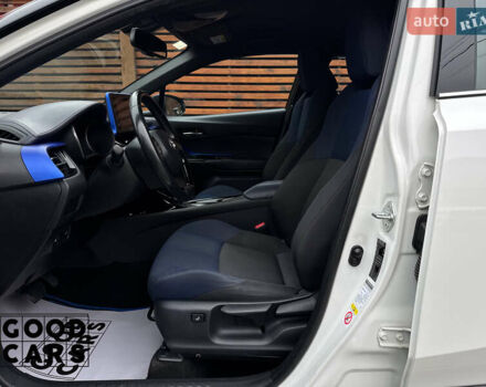 Білий Тойота C-HR, об'ємом двигуна 1.99 л та пробігом 64 тис. км за 25000 $, фото 21 на Automoto.ua