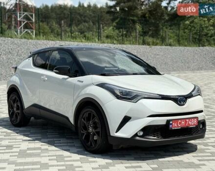 Белый Тойота C-HR, объемом двигателя 1.8 л и пробегом 97 тыс. км за 23300 $, фото 11 на Automoto.ua