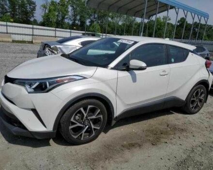 Белый Тойота C-HR, объемом двигателя 2 л и пробегом 94 тыс. км за 4500 $, фото 1 на Automoto.ua