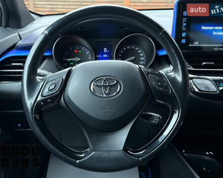 Білий Тойота C-HR, об'ємом двигуна 1.99 л та пробігом 64 тис. км за 25000 $, фото 28 на Automoto.ua