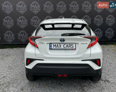 Тойота C-HR 2018 у Києві на Automoto.ua Білий Тойота C-HR, об'ємом двигуна 1.8 л та пробігом 74 тис. км за 22900 $, фото 5 на Automoto.ua