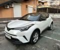 Белый Тойота C-HR, объемом двигателя 1.2 л и пробегом 25 тыс. км за 23000 $, фото 1 на Automoto.ua