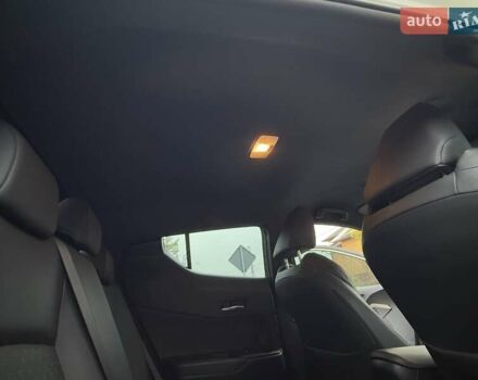 Белый Тойота C-HR, объемом двигателя 1.2 л и пробегом 88 тыс. км за 21500 $, фото 30 на Automoto.ua