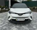 Белый Тойота C-HR, объемом двигателя 2 л и пробегом 64 тыс. км за 23700 $, фото 1 на Automoto.ua