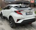Белый Тойота C-HR, объемом двигателя 1.2 л и пробегом 88 тыс. км за 21500 $, фото 15 на Automoto.ua