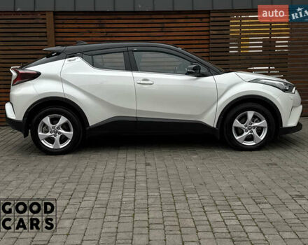 Білий Тойота C-HR, об'ємом двигуна 1.99 л та пробігом 64 тис. км за 25000 $, фото 7 на Automoto.ua