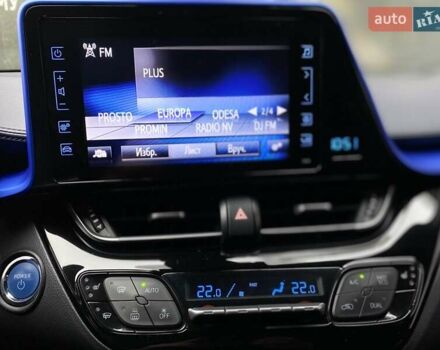 Белый Тойота C-HR, объемом двигателя 1.8 л и пробегом 108 тыс. км за 23164 $, фото 15 на Automoto.ua