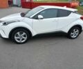 Белый Тойота C-HR, объемом двигателя 1.2 л и пробегом 93 тыс. км за 18700 $, фото 3 на Automoto.ua