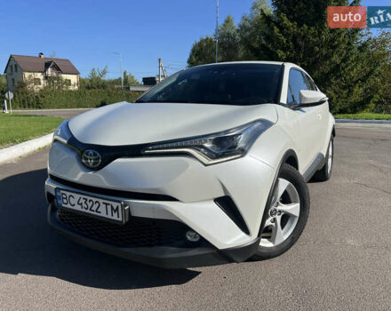 Белый Тойота C-HR, объемом двигателя 1.8 л и пробегом 139 тыс. км за 20900 $, фото 1 на Automoto.ua