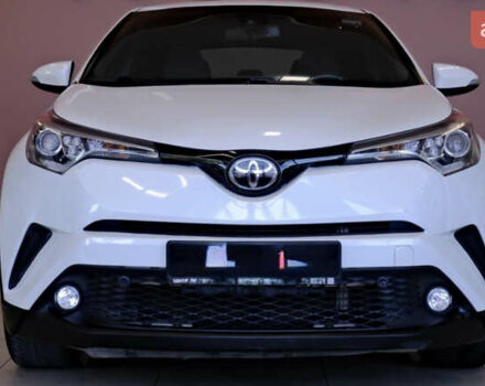 Белый Тойота C-HR, объемом двигателя 1.99 л и пробегом 94 тыс. км за 15500 $, фото 5 на Automoto.ua