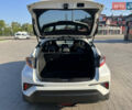 Белый Тойота C-HR, объемом двигателя 1.8 л и пробегом 144 тыс. км за 21900 $, фото 55 на Automoto.ua