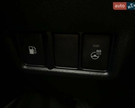 Белый Тойота C-HR, объемом двигателя 1.8 л и пробегом 108 тыс. км за 23164 $, фото 17 на Automoto.ua