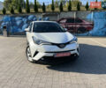 Белый Тойота C-HR, объемом двигателя 1.8 л и пробегом 144 тыс. км за 21900 $, фото 2 на Automoto.ua