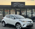 Белый Тойота C-HR, объемом двигателя 1.8 л и пробегом 76 тыс. км за 26300 $, фото 3 на Automoto.ua