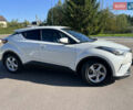 Белый Тойота C-HR, объемом двигателя 1.8 л и пробегом 139 тыс. км за 20900 $, фото 6 на Automoto.ua