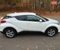 Белый Тойота C-HR, объемом двигателя 1.2 л и пробегом 93 тыс. км за 18698 $, фото 6 на Automoto.ua