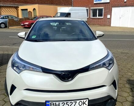 Белый Тойота C-HR, объемом двигателя 2 л и пробегом 51 тыс. км за 20000 $, фото 1 на Automoto.ua